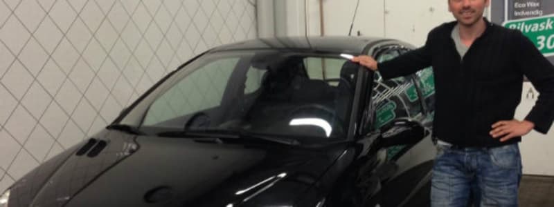 Søren Meyer med sin Peugeot 206 Sparede penge på værkstedet med Autobutler