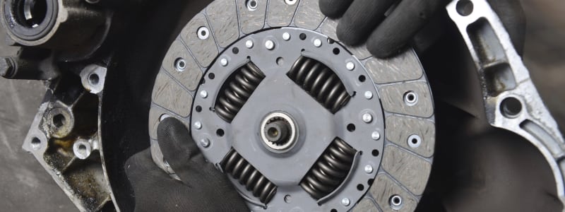 Combien coûte de faire changer l'embrayage de sa Renault ? Embrayage de voiture Renault