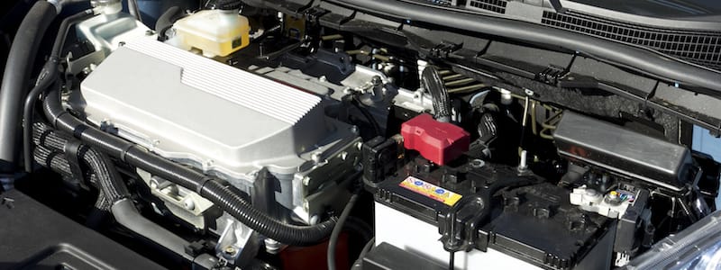 Ladda bilbatteri Batteri i bil