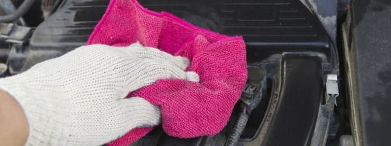 Tvätta motorn Lär dig hur man motortvättar bilen