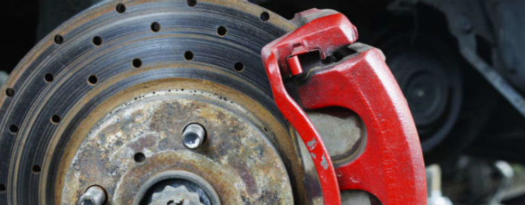 Bremssattel am Auto lackieren: warum, wie viel es kostet Anleitung: Bremssattel lackieren | Auto lackieren, Lackieren