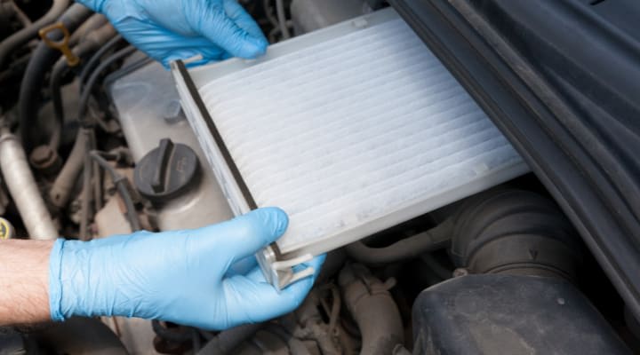 Guide til skift af pollenfilter