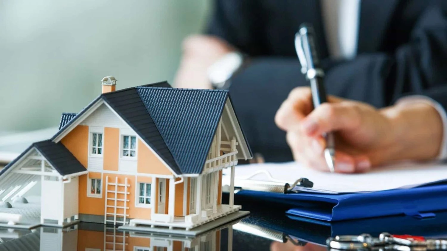 How Financial Advisors Can Balance Portfolio Growth and Income With Real Estate Equity