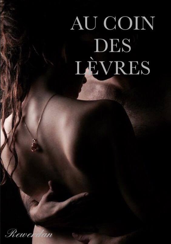 Au coin des lèvres