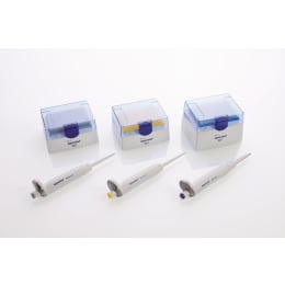Eppendorf Reference® 2 3-pack、シングルチャンネル、可変 4920 000.908