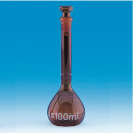 メスフラスコ 茶 100mL クラスA