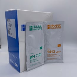 ハンナインスツルメンツ・ジャパン pH/EC標準液(スタンダードタイプ)pH 7.01&1413μS/cm 20ml×20(各10袋) HI 77100P
