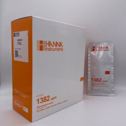 ハンナインスツルメンツ・ジャパン TDS標準液(スタンダードタイプ)1382 ppm @25℃ 20mL×25袋 HI 70032P