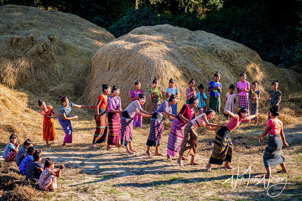 Hcam Rac Wuing and Yaung Pay Suu I — View 05