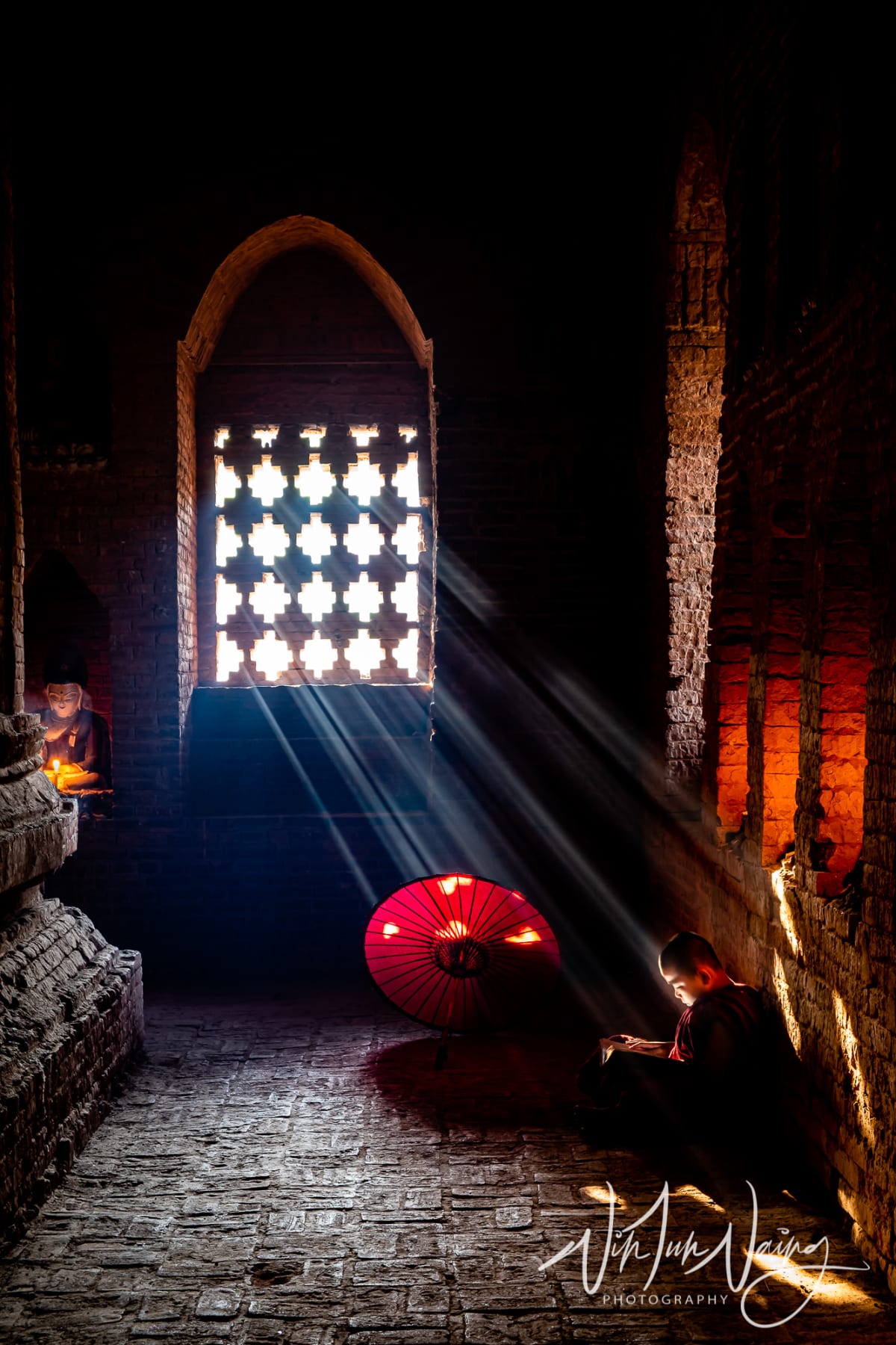 Novices with Rays of Sunlight I — View 09