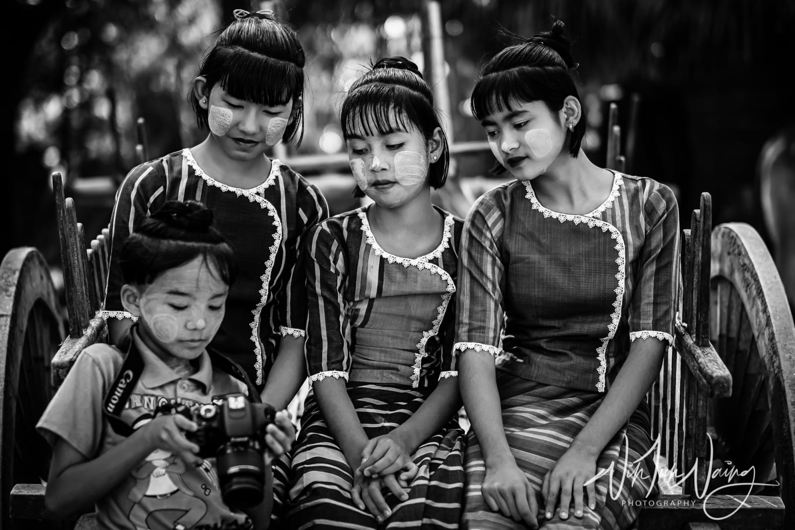 A Boy and Three Girls — View 01