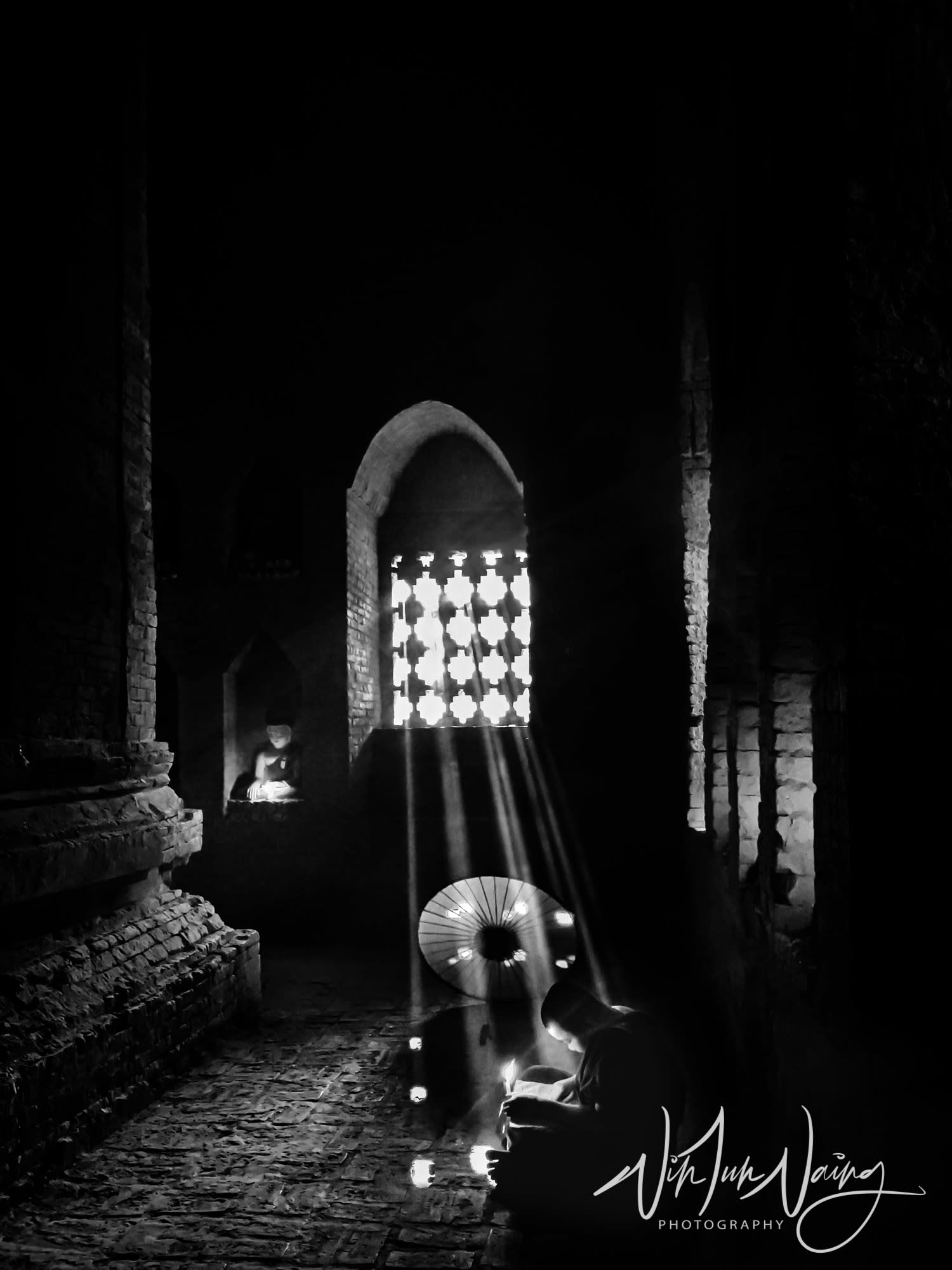 A Novice with Rays of Sunlight — View 01