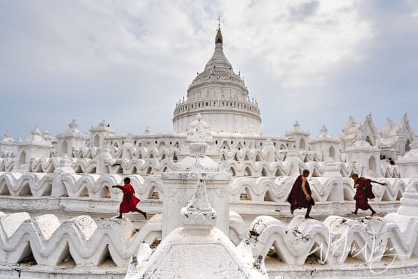 Novices Are Playing on Pagoda