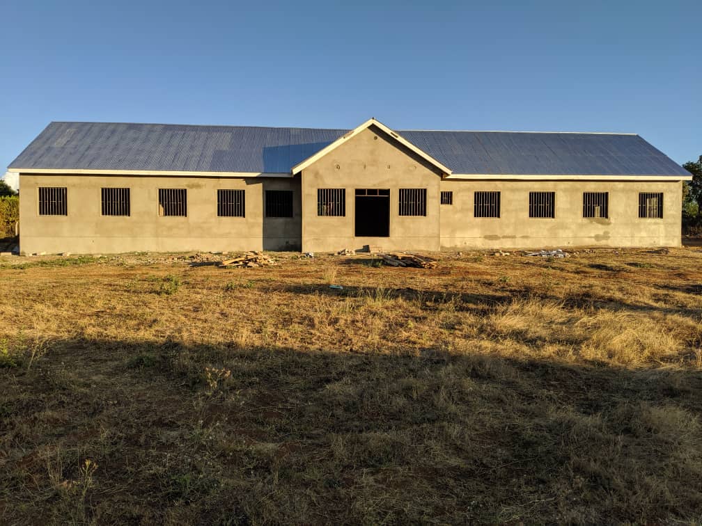 2021-11-17 - Health - Dareda Kati Health Center - outpatient building - Plastering outside walls 01.jpg