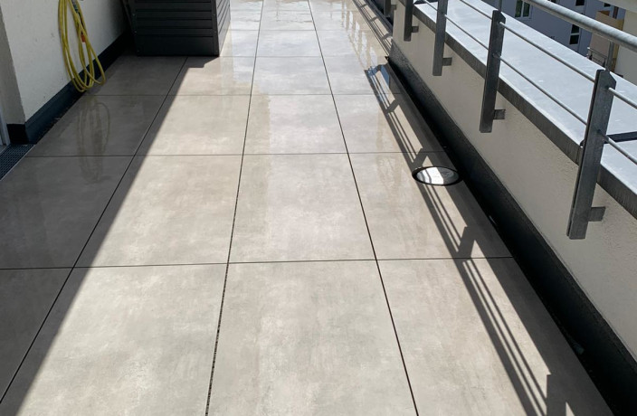 Beispielarbeit von Tommaso Grande TOM GRANDE . OBERFLÄCHEN - veröffentlicht auf Fliesenleger.net