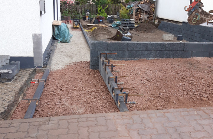 Beispielarbeit von Fa.KAT Kücük Abriss & Tiefbau | Hof & Außenanlagen | Asbestrückbau TRGS 519|4C - veröffentlicht auf Gartenbau.org