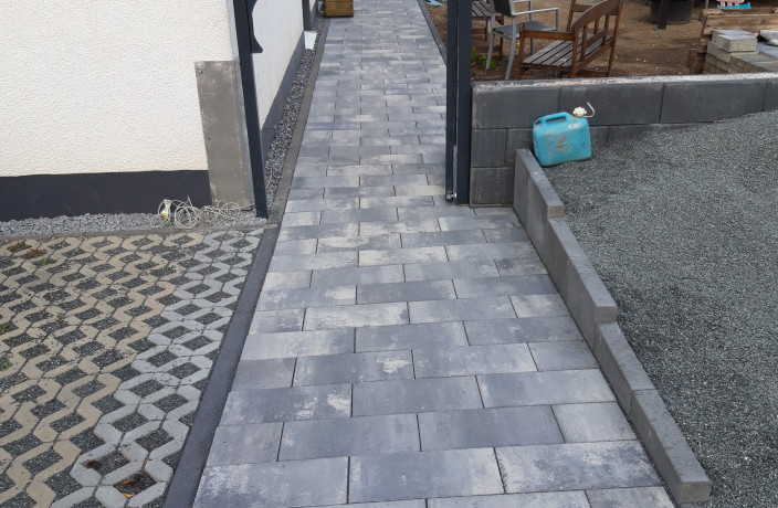 Beispielarbeit von Fa.KAT Kücük Abriss & Tiefbau | Hof & Außenanlagen | Asbestrückbau TRGS 519|4C - veröffentlicht auf Gartenbau.org