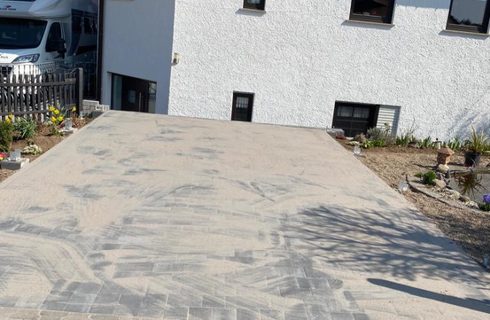 Beispielarbeit von Fa.KAT Kücük Abriss & Tiefbau | Hof & Außenanlagen | Asbestrückbau TRGS 519|4C - veröffentlicht auf Gartenbau.org