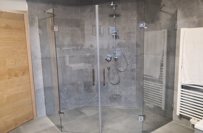 Beispielarbeit von MEINE GLAS DUSCHE - veröffentlicht auf Glaserei.org