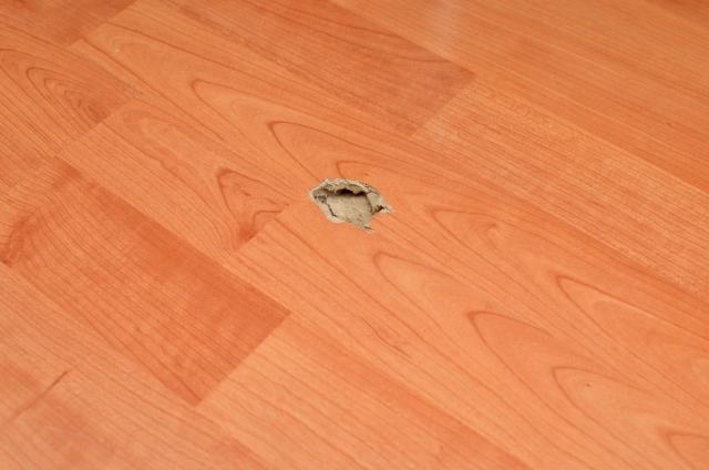 Laminat mit Loch