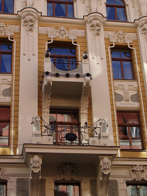 Fassadenelemente aus Stuck restaurieren lassen vom Profi! | Maler.org