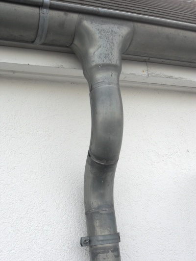 Wieso sich eine Regenrinne aus Zink optimal zur Entwässerung Ihres