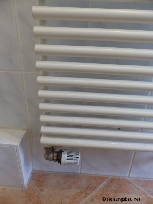 Badheizkörper richtig anschließen: Geht das auch ohne Profi?