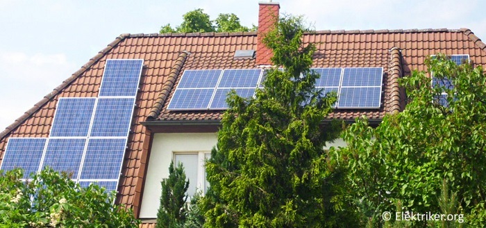 Solarenergie nutzendes Dach