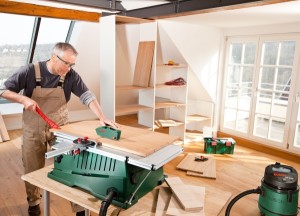 Einen Einbauschrank selber zu bauen erfordert großes handwerkliches Geschick. Einbauschrank selber bauen