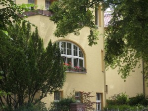 Indem Sie in regelmäßigen Abständen Ihre Fassade neu verputzen lassen, schützten Sie das Mauerwerk und somit die Bausubstanz. © Maler.org