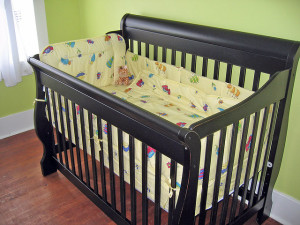 Babybett aus Holz