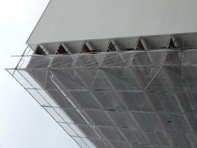 Schutzgitter am Gerüst Schutzgitter am Gerüst