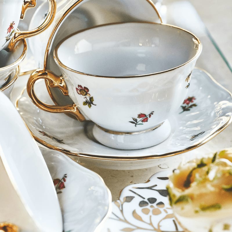 white-gold-red floral ceramic dinnerware set