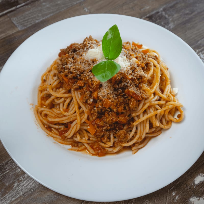 spaghetti on white ceramic plate