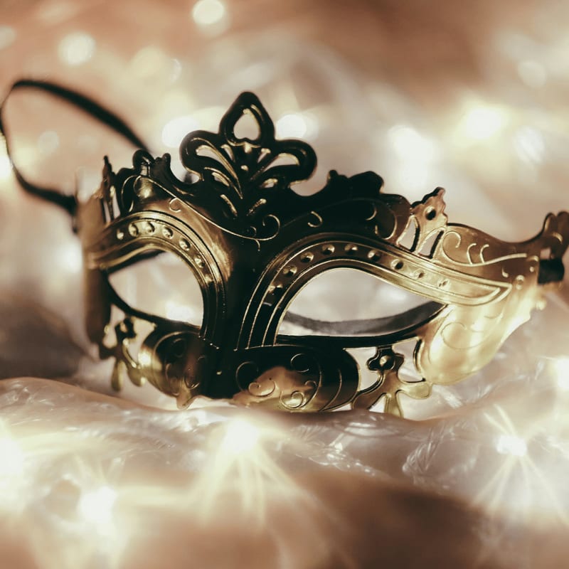 gold and black dragon figurine