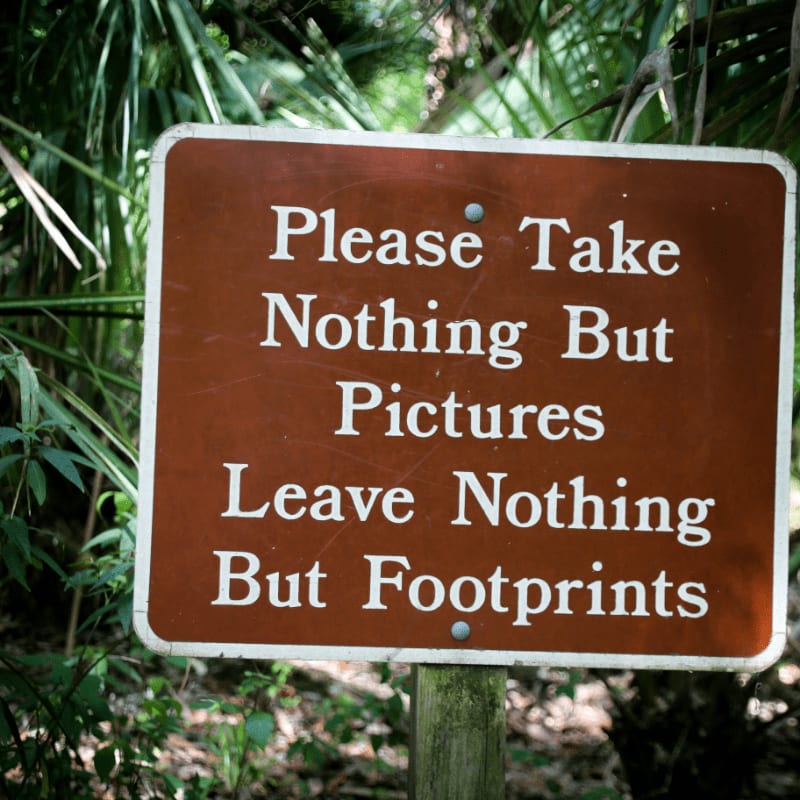 a sign warning people not to take pictures