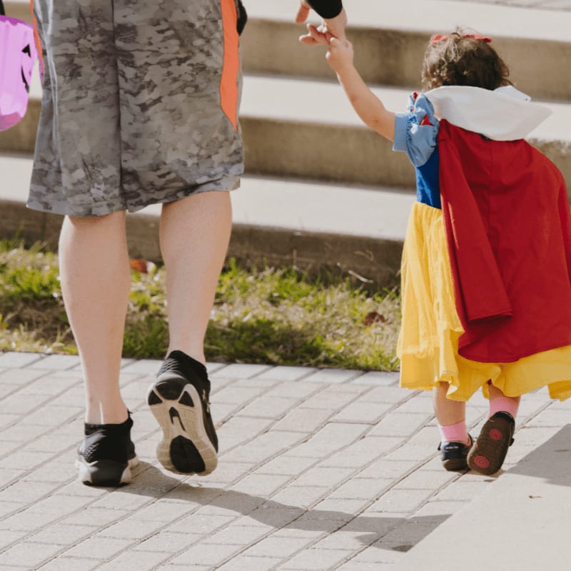 toddler wearing snow white costume
