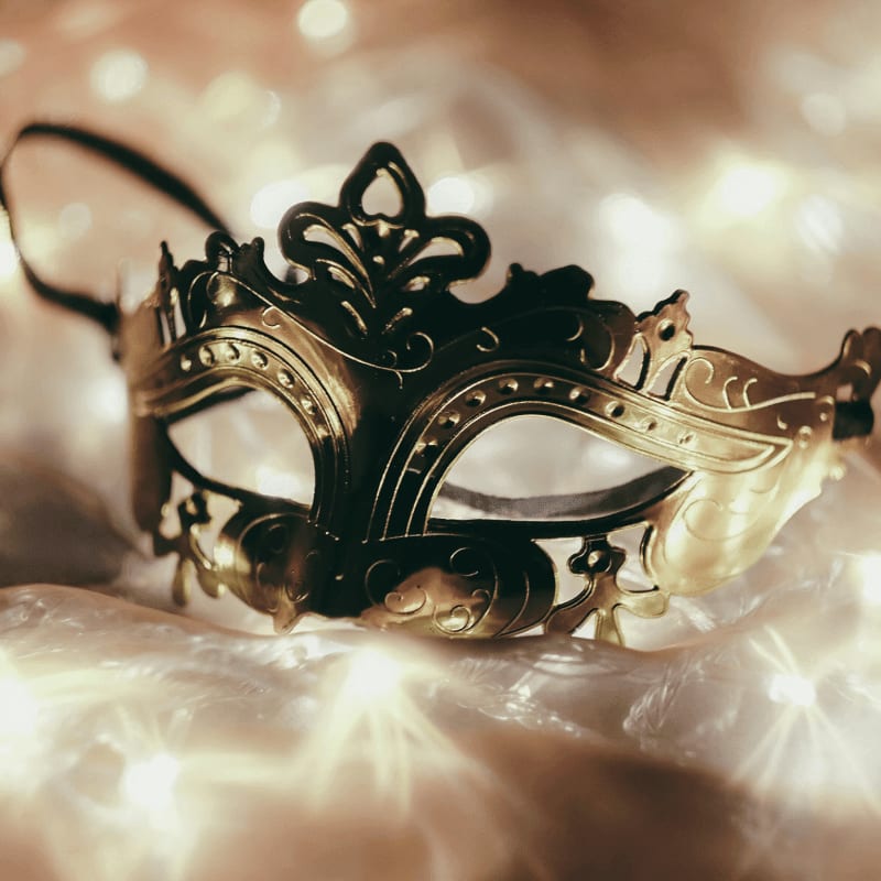 gold and black dragon figurine