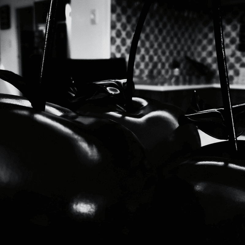 a black and white photo of a kitchen