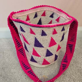 Beige and pink & purple triangles w/ zipper by Lancheros item