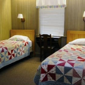 Semi-private with 2 Twin Beds - Promotional item