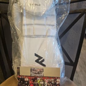 Brand new boxing gloves Checkered Past MMA item