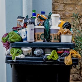 J'aime ma poubelle mais je la quitte item