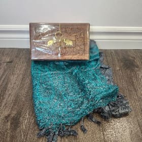 Boîte de thés et pashmina indiens exclusifs item
