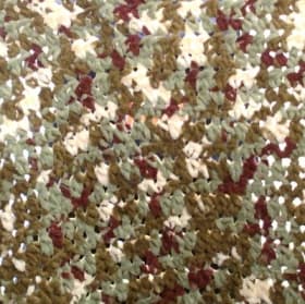 Knot tie blanket (maroon, green) item