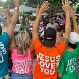 GEAR UP YOUR GROUP (5 T-shirts & 5 Bracelets) item