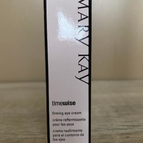 Crème raffermissante pour les yeux Mary Kay item