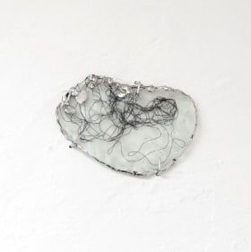 Cuerpo de agua con pelos, 2024 item