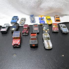 Lot 4 de petites autos item