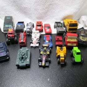 Lot 10 de petites autos item